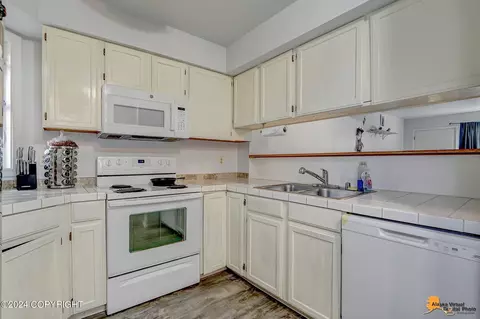 Kitchen - 4045 E 20th Ave # 71, Anchorage, AK 99508 photo 1 of 3