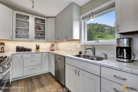Kitchen - 12831 Michael Rd, Anchorage, AK 99516 photo 2 of 5