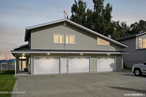 2331 Belmont Dr, Anchorage, AK 99517