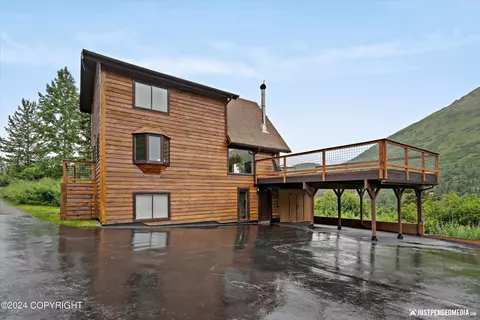4039 Birdsong Dr, Eagle River, AK 99577