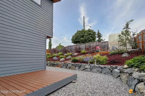 1167 Northpointe Bluff Dr, Anchorage, AK 99501 photo 58