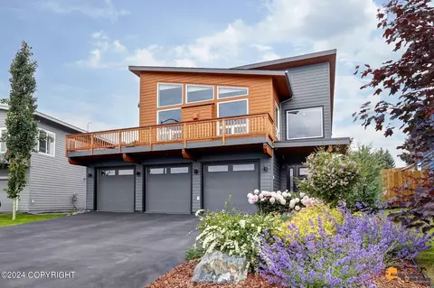 1167 Northpointe Bluff Dr, Anchorage, AK 99501