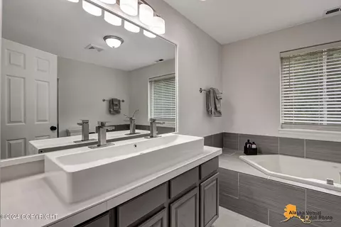 21140 River Park Dr, Eagle River, AK 99577 photo 31