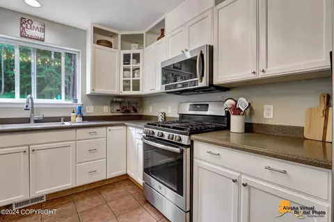 21140 River Park Dr, Eagle River, AK 99577 photo 13
