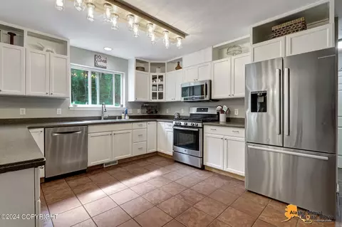 21140 River Park Dr, Eagle River, AK 99577 photo 17