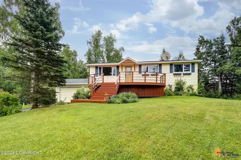 9361 Strutz Ave, Anchorage, AK 99507