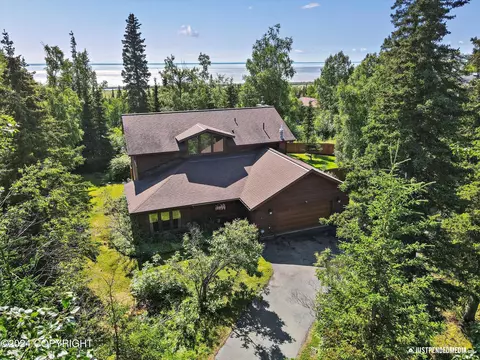 4400 Southpark Bluff Dr, Anchorage, AK 99516