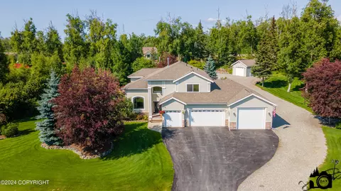 5700 S Hanson Loop, Wasilla, AK 99623