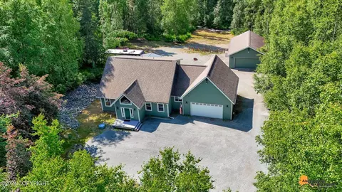 18680 Sue Tawn Dr, Chugiak, AK 99567