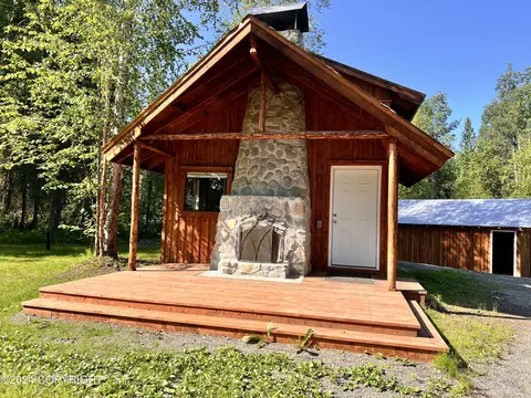 49401 S Cutthroat Dr, Willow, AK 99688