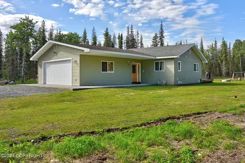 38321 Whispering Ln, Sterling, AK 99672