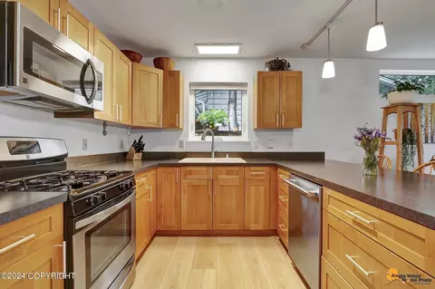 1310 E 27th Ave, Anchorage, AK 99508 photo 11