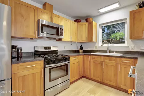 1310 E 27th Ave, Anchorage, AK 99508 photo 13