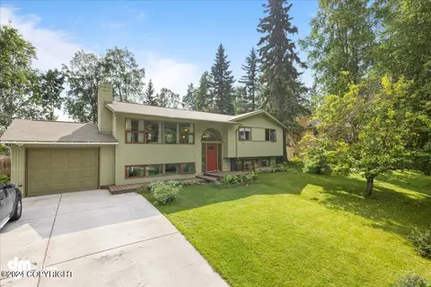 1670 Crescent Dr, Anchorage, AK 99508