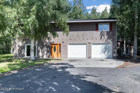 906 Ridgetop Rd, North Pole, AK 99705