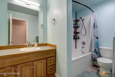 Bath - 5610 E 4th Ave # 9, Anchorage, AK 99504 photo 2 of 2