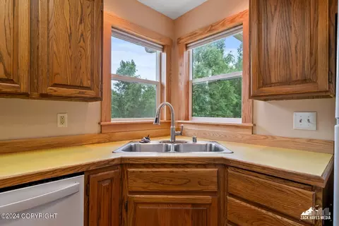 Kitchen - 7141 E 34th Ave, Anchorage, AK 99504 photo 5 of 7
