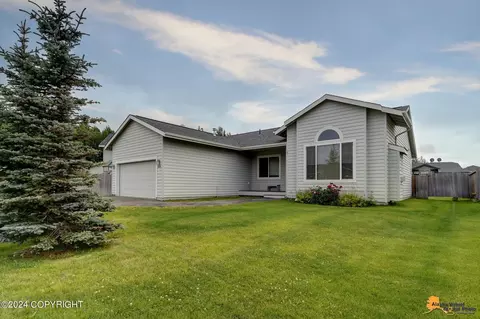 5574 Big Bend Loop, Anchorage, AK 99502
