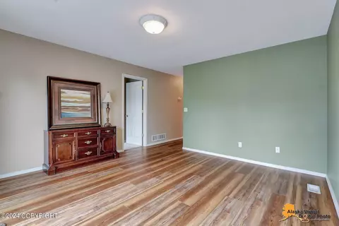 7534 Timberwolf Cir, Anchorage, AK 99507 photo 9