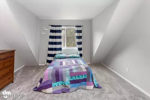 Bedroom - 3650 Hiland Rd, Eagle River, AK 99577 photo 3 of 4