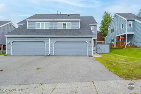 10541 Jamestown Dr, Anchorage, AK 99507