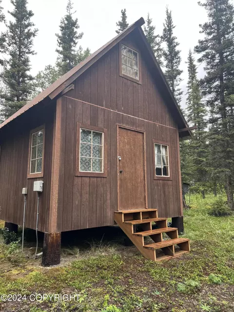 4 Edgerton Highway, Chitina, AK 99566