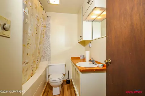Bath - 9239 E Devonshire Dr, Trapper Creek, AK 99683 photo 1 of 2