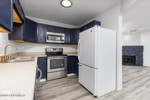 241 Mccarrey St # 10C, Anchorage, AK 99508 photo 4