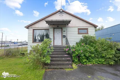 1336 Hyder St, Anchorage, AK 99501