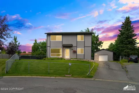 9940 Chelatna Cir, Anchorage, AK 99515