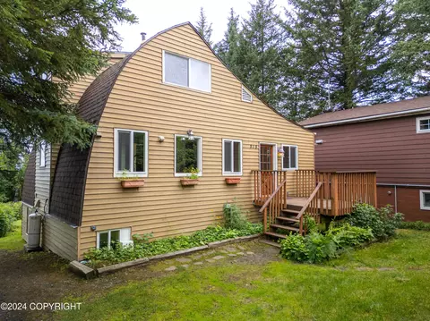 515 W Fairview Ave, Homer, AK 99603