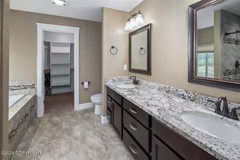 Bath - 5263 E Barn Cir, Wasilla, AK 99654 photo 3 of 4