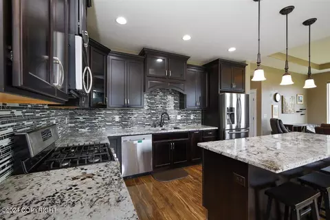 Kitchen - 5263 E Barn Cir, Wasilla, AK 99654 photo 5 of 8
