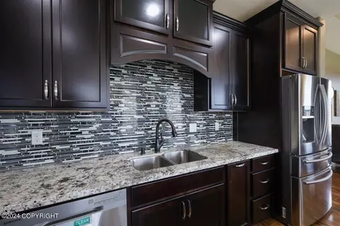 Kitchen - 5263 E Barn Cir, Wasilla, AK 99654 photo 6 of 8
