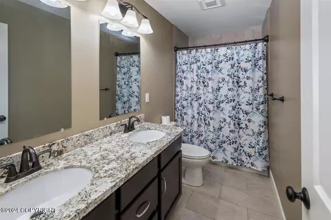 Bath - 5263 E Barn Cir, Wasilla, AK 99654 photo 4 of 4