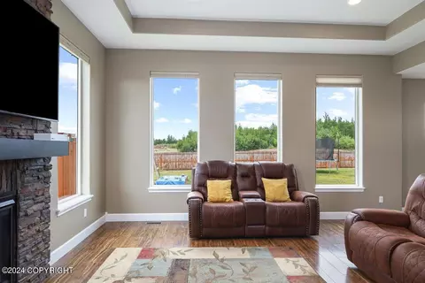 Living - 5263 E Barn Cir, Wasilla, AK 99654 photo 3 of 3