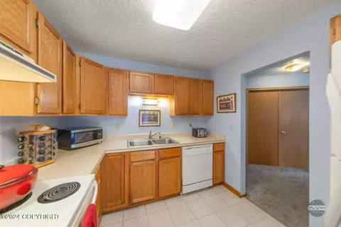 18615 Neva Cir, Eagle River, AK 99577 photo 11