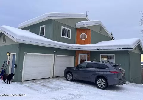 504 Bennington Dr, Fairbanks, AK 99709