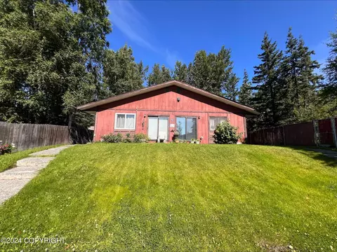 302 Lionheart Ct, Anchorage, AK 99508