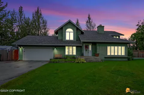 11315 Equestrian St, Palmer, AK 99645