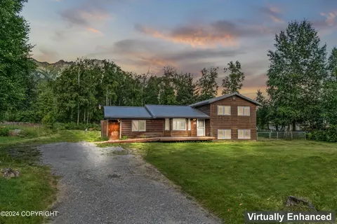233 S Tatlow Dr, Palmer, AK 99645