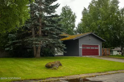 3520 Hooper Cir, Anchorage, AK 99515