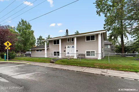 926 E 13th Ave, Anchorage, AK 99501 photo 2