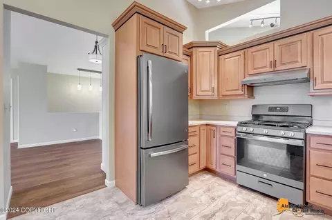 Kitchen - 21720 Rankin Rd, Chugiak, AK 99567 photo 4 of 5