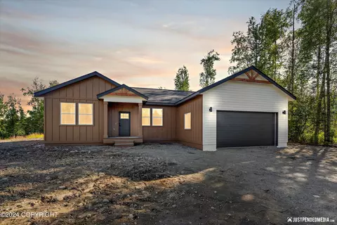 9488 W Blue Moon Cir, Wasilla, AK 99623