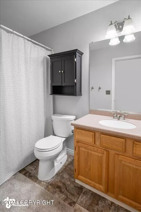 Bath - 19100 Babrof Dr, Eagle River, AK 99577 photo 4 of 5