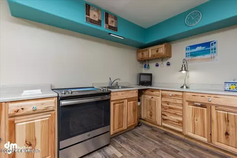 Kitchen - 12355 Division St, Anchorage, AK 99515 photo 7 of 8