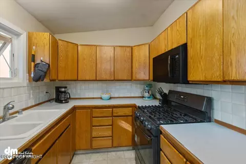 6340 E 35th Ave, Anchorage, AK 99504 photo 9