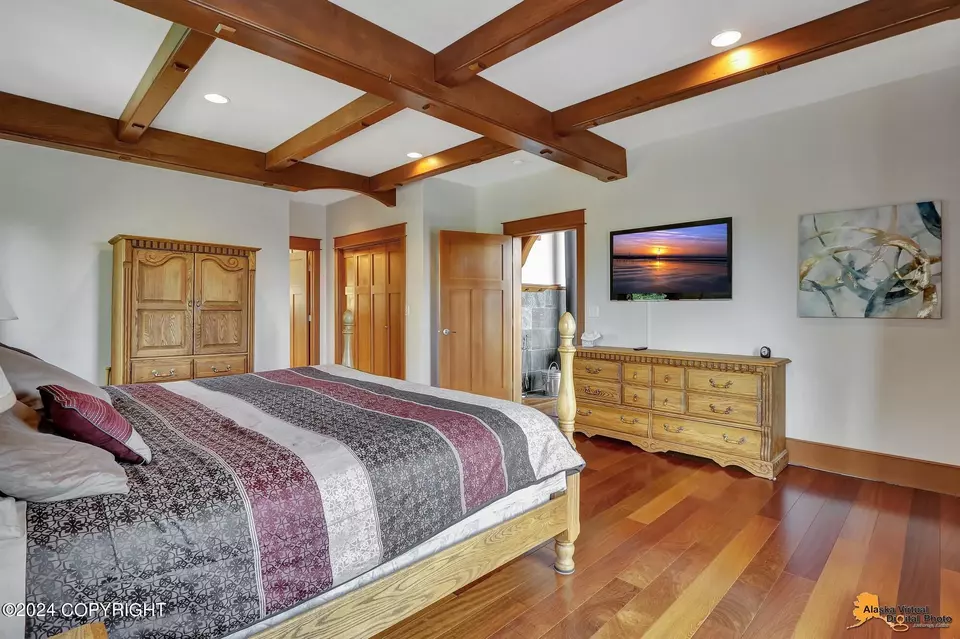 Bedroom - 17697 Golden View Dr, Anchorage, AK 99516 photo 3 of 15