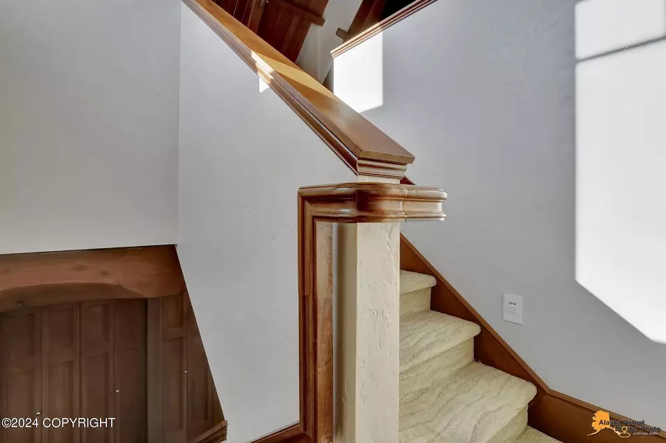Entry Way - 17697 Golden View Dr, Anchorage, AK 99516 photo 7 of 13